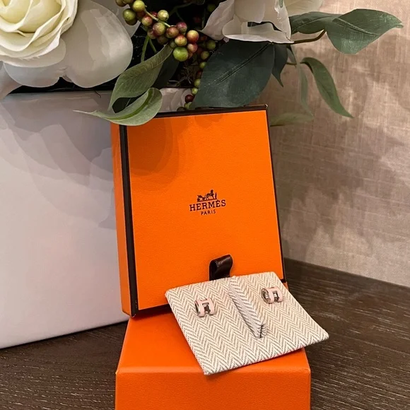 Hermes Mini Pop H Stud Earrings - Picture 10 of 11